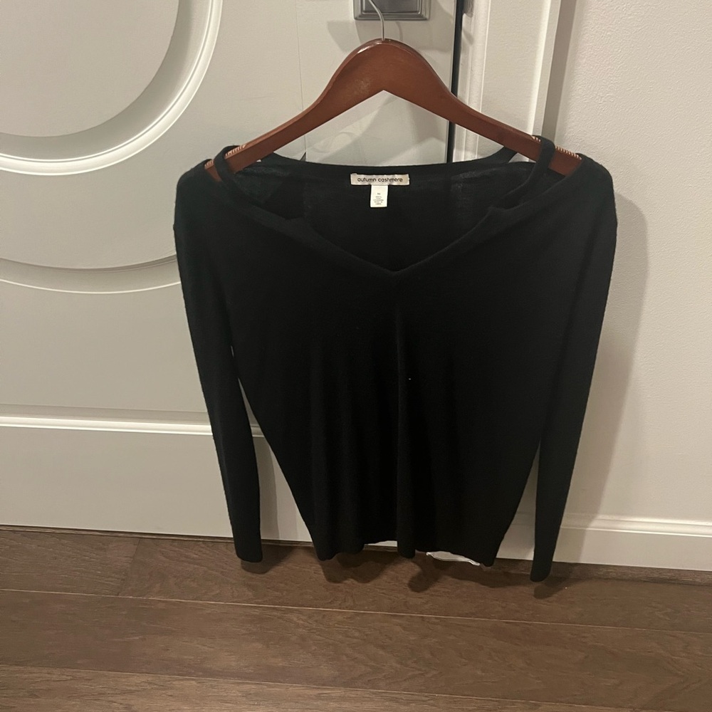 Autumn Cashmere Elegant Black V-Neck Long Sleeve Top